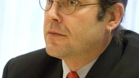 Finansminister Anders Borg  har förhoppningsvis  haft det bra under semestern. Nu ska en höstbudget formuleras. Allt medan den svenska ekonomin bromsats upp.