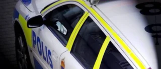 Polis tvingades ta till spikmatta