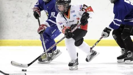 Full fart under helgens hockeycup. Här finalmatchen mellan Luleå (vitt) och segraren Sunderbyn (blått).