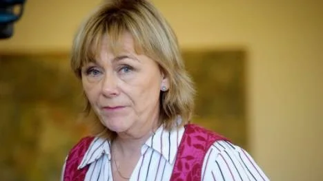 Justitieminister Beatrice Ask (M) planerar att utreda ett utökat meddelarskydd.