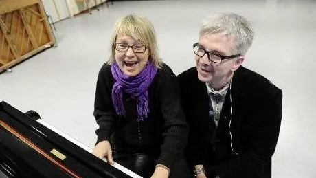 MÖTE I MUSIKEN. Monica Åslund, körledare och musiklärare, och Ulf Boström, journalist och dokumentärfilmare, har en bebis ihop: körfestivalen Singing people together.