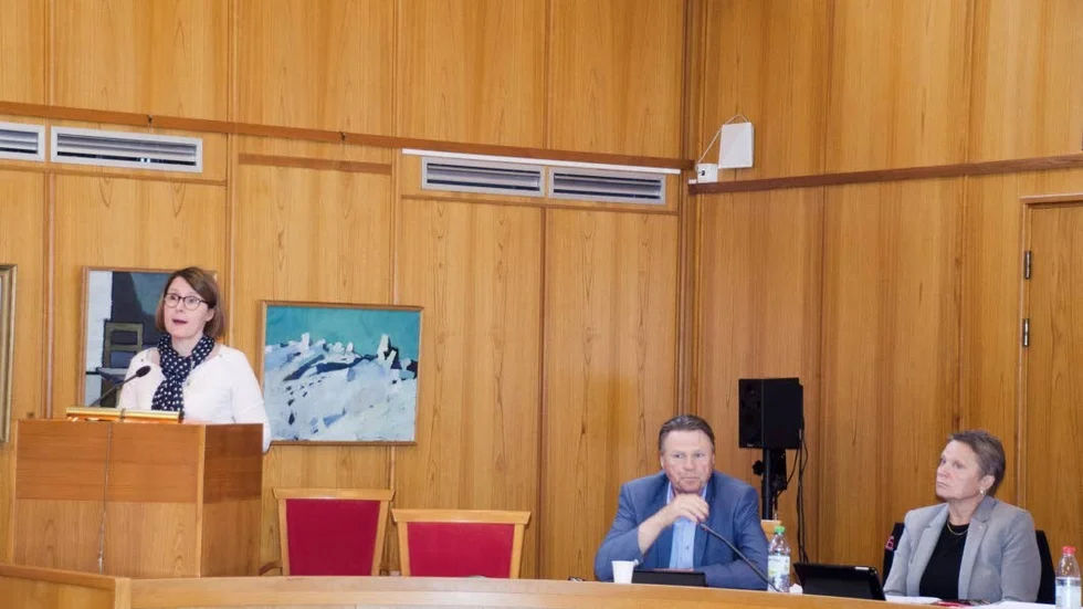 Delar."Dels görs en bedömning om insats, dels en av hur lång tid personalen behöver", säger Béatrice Öman (S).