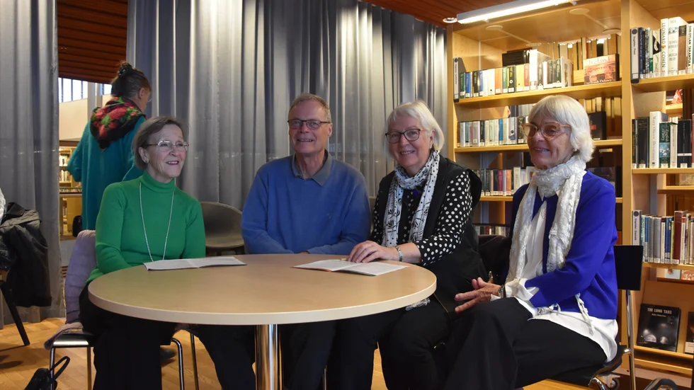 Aina Karlsson, Krister Johansson, Irene Stridfeldt och Ingrid Granberg hade hittat till Kulturen hus under lördagen. "Jag såg boken om järnvägen igår och visst inte alls om det här evenemanget då. Så det är en liten slump vi är här", säger Krister Johansson.