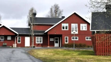 SÖDERUT. Unga flickor med problem är inte längre välkomna till Sävastgården. De är hänvisade söderut.