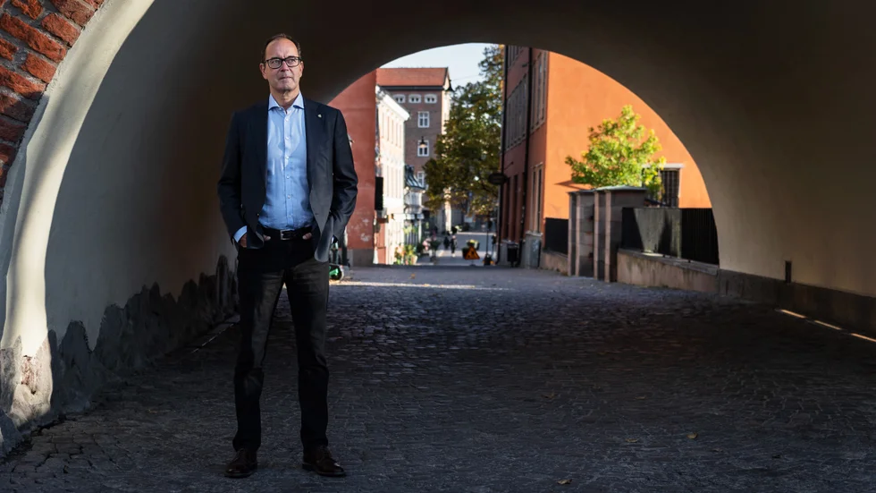 Tre tidigare medlemmar i Utvecklingspartiet demokraterna är missnöjda över partiets och Stefan Hannas vägval.