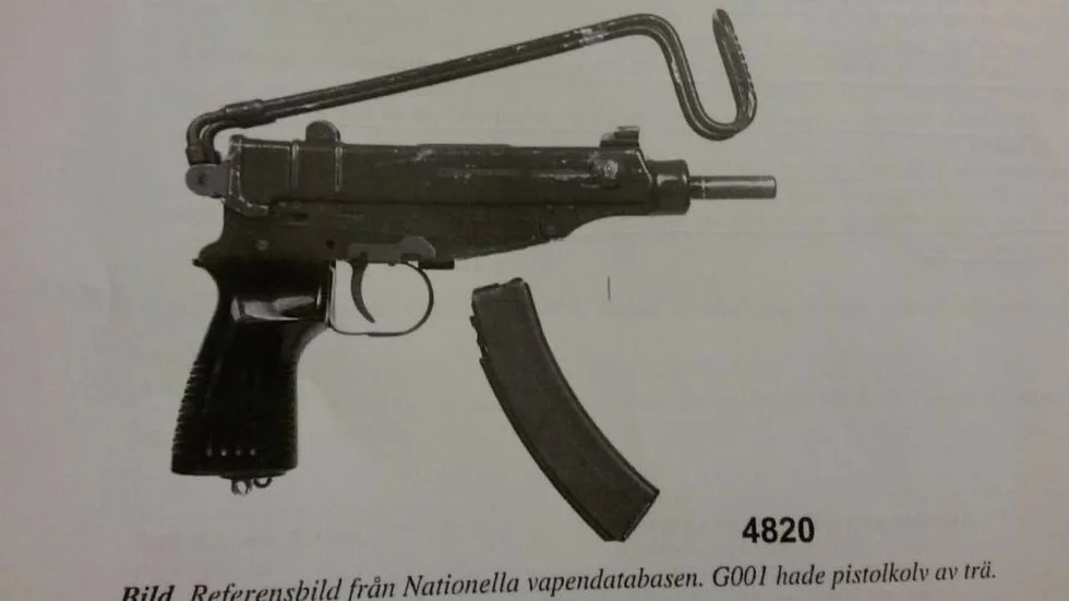 Gangsterbössa. Den här k-pisten av märket Skorpion påträffades i en lägenhet där 34-åringen bodde för tillfället.