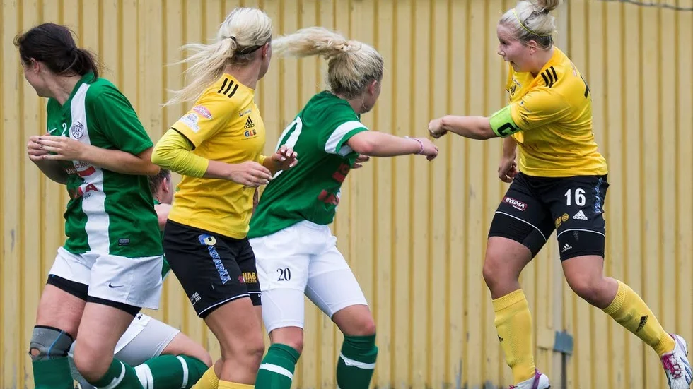 12. Jennifer Rönnberg nickade in sitt 12 mål vid lördagens match mot Sundsvall.
