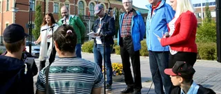 Politiker grillades av ungdomar