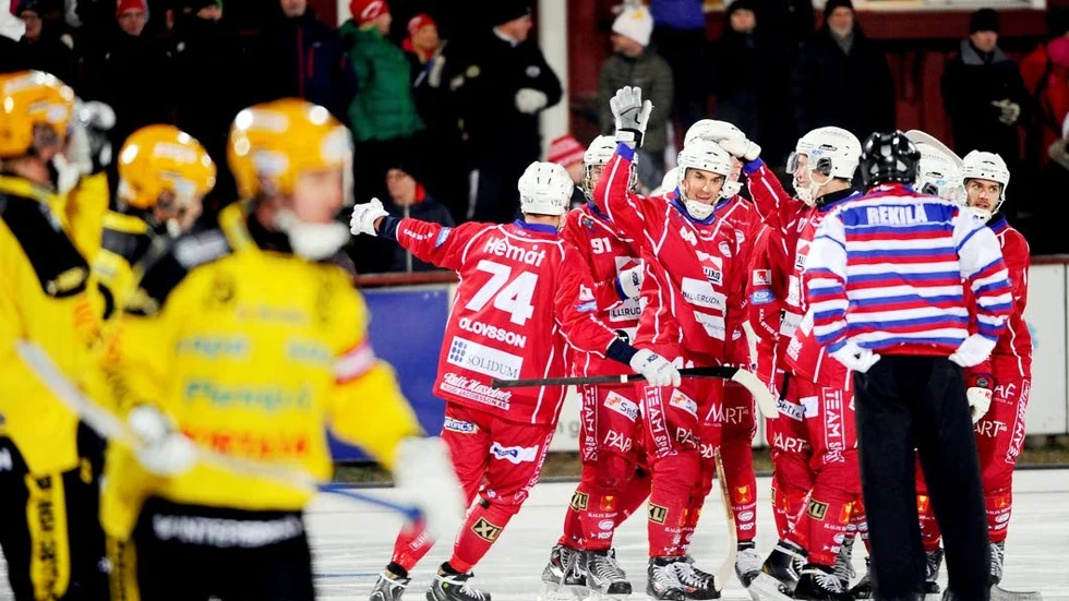 seger. Kalix lyckades vinna över Tillberga i elitseriekvalet, men det krävdes det lilla extra.
