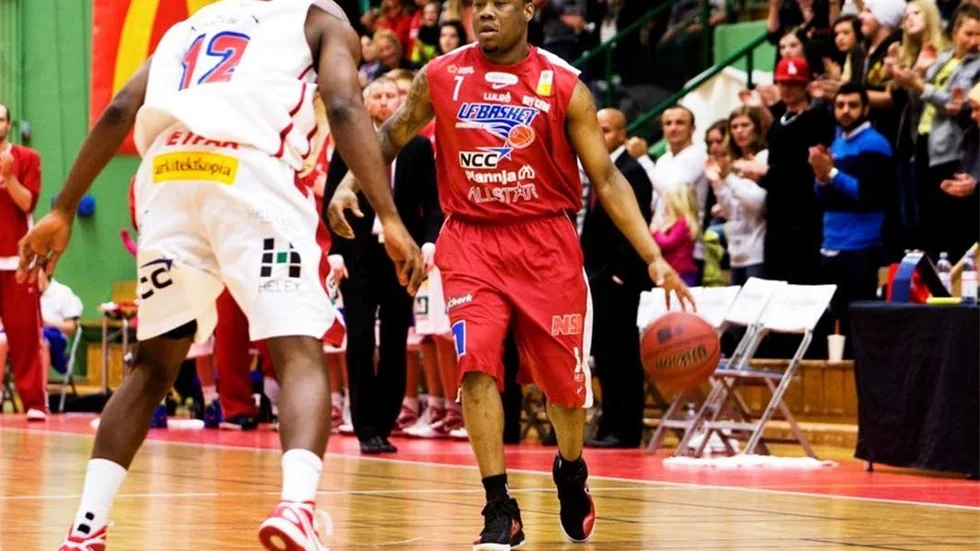 Värva Rudy Mbemba - det är vad Kurirens basketbloggare Max Wiik tycker.