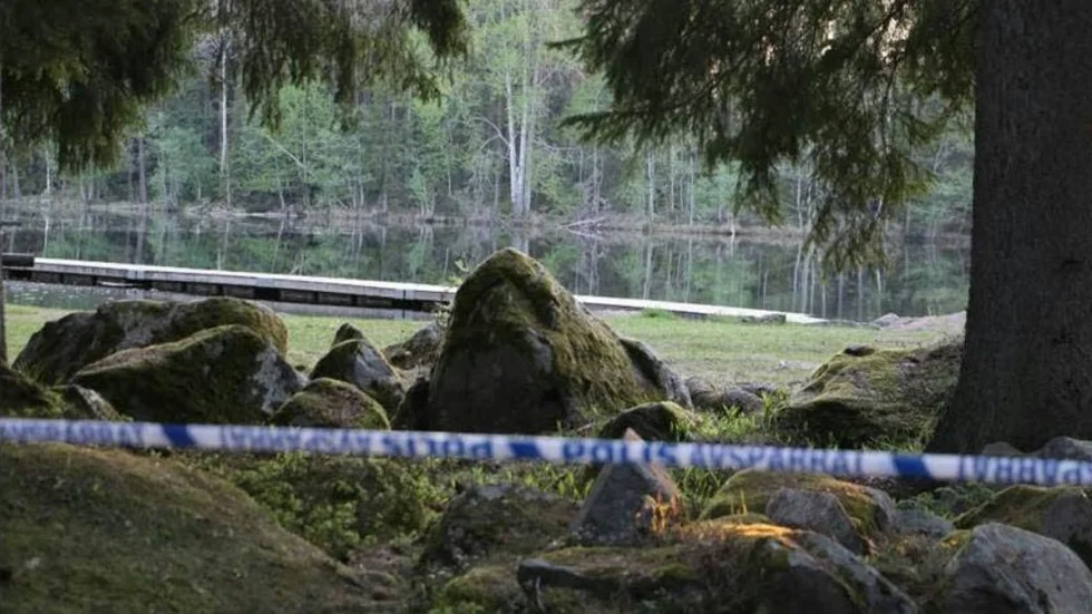 Stopp för mobillagring ger polisen motvind. Mördad man hittades i sjö.