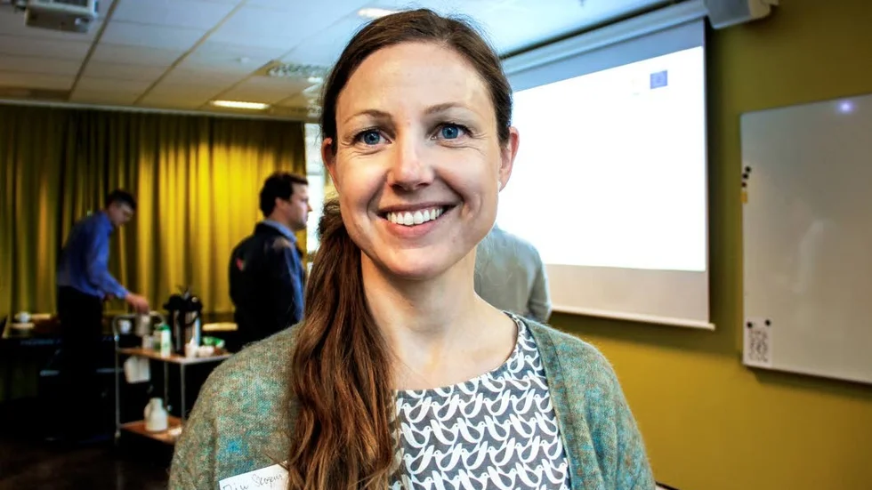 Trafikplanerare Elin Skogens berättade om hur Uppsalas stadsmiljö kan göras bättre samtidigt som man gör klimatet en tjänst. "Genom att se över transportmedlen kan utsläpp och trängseln i innerstan minskas", motiverar hon nya transportmetoder i innerstan.