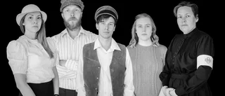 Tidsresa på stan med Teater Aros