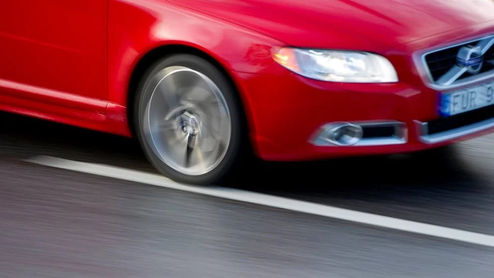 Att sänka tempot i trafiken är en av de allra viktigaste trafiksäkerhetsåtgärderna, skriver Johan Lundqvist (MP), gatu- och samhällsmiljönämndens 
ordförande