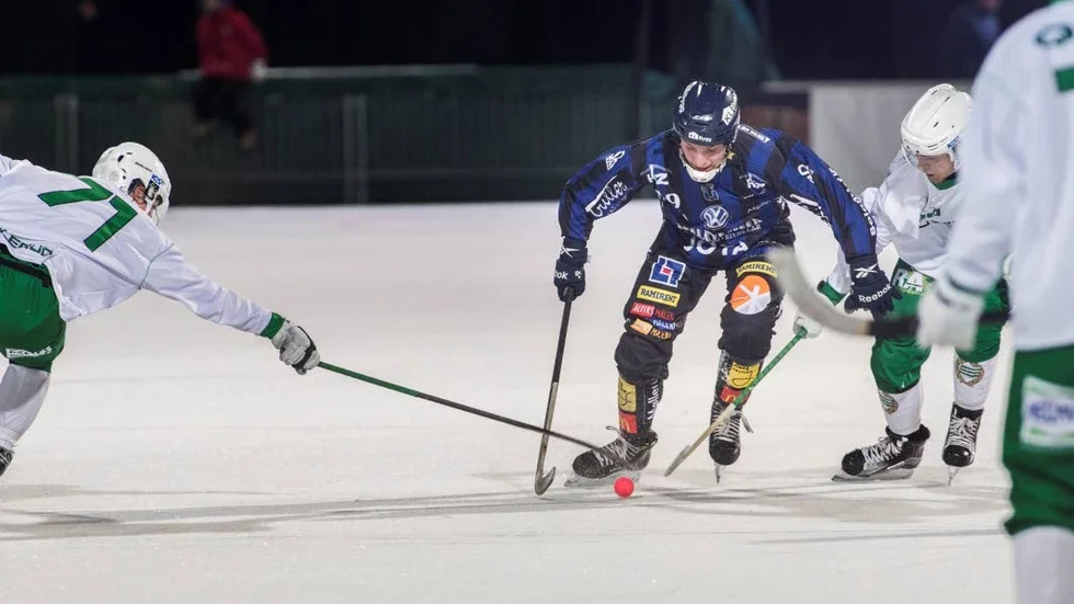 Vill tillbaka. Jakob Jenefeldt och hans Sirius ska börja åka mer skridskor och på så sätt hitta tillbaka till det spel laget hade i inledningen av säsongen.