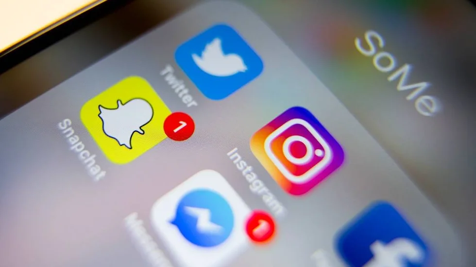 Mannen skickade via Snapchat ett 20-tal bilder till kvinnan under en vecka i slutet av mars i år.
