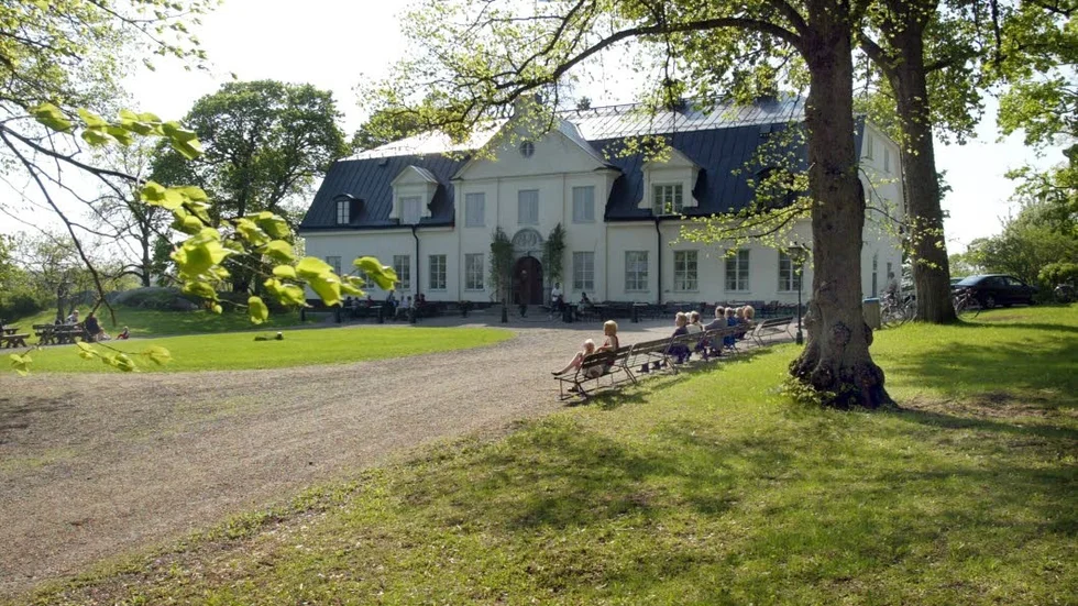 Nya planer för Hammarskogs herrgård. Man vill satsa på längre öppettider samt kultur- och föreningsverksamheter i lokalerna.