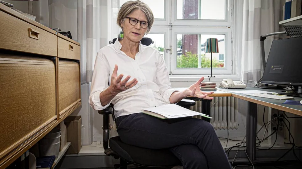 Anna Williams är professor i litteraturvetenskap på Uppsala universitet och ordförande i Samfundet De Nio, en litterär sammanslutning som liksom Svenska Akademien delar ut uppmärksammade litteraturpriser. 