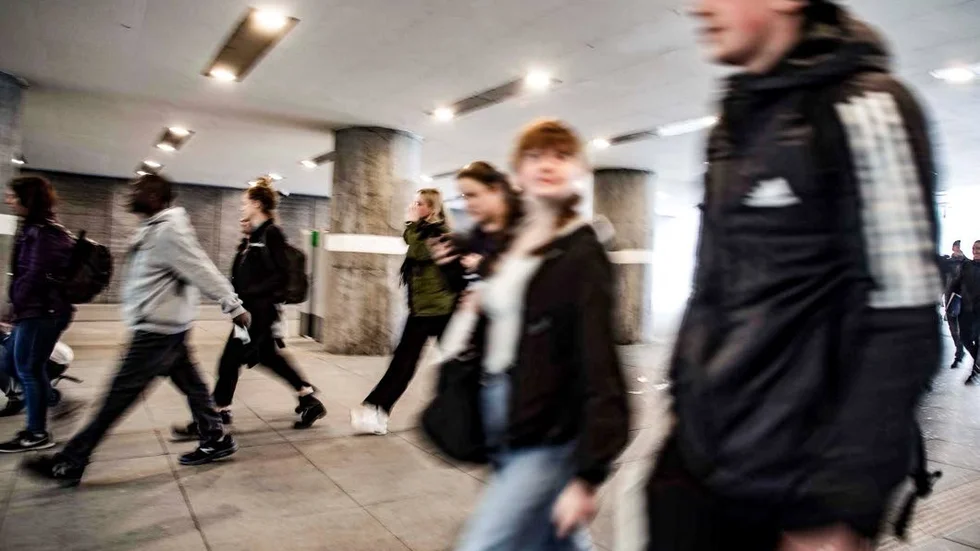 Undersökningen omfattar 7 400 ungdomar i Uppsala län. Personerna på bilden har inget med rapporten att göra.