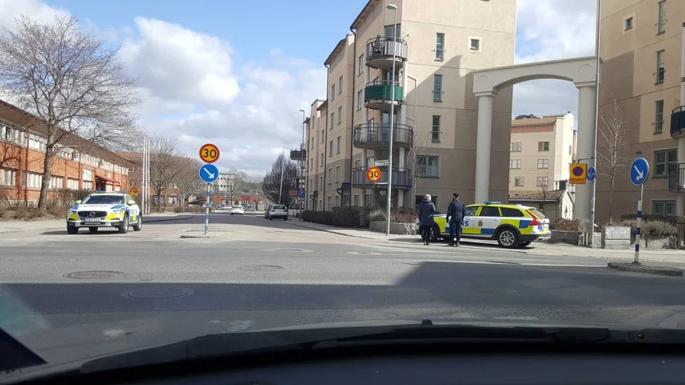 Det var i ett av EHB:s hus vid Korsängsgatan som det på söndagsmorgonen upptäcktes att ett rör brustit.