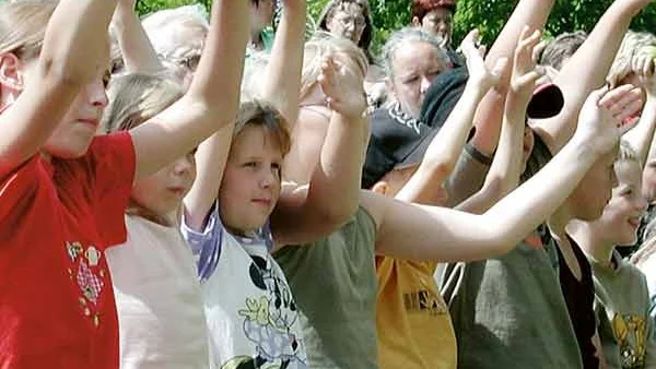 Barnen sitter naturligtvis på första raden när det är Barnfestival. Süperstar Orkestar fick med de unga i texter och rörelser till sin blåsmusik.