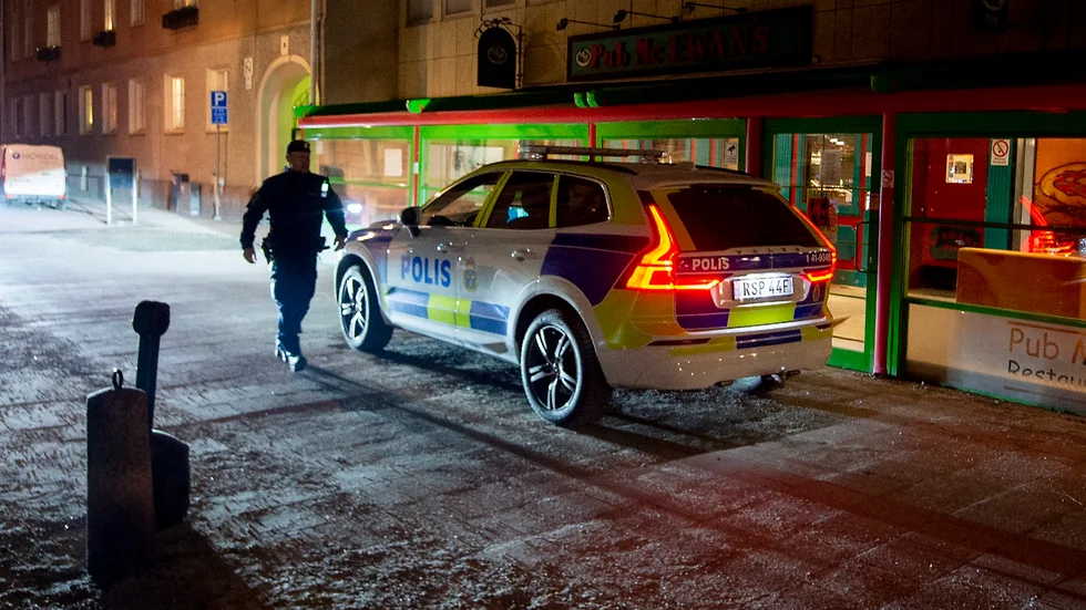 Polisen har spärrat av för teknisk undersökning.