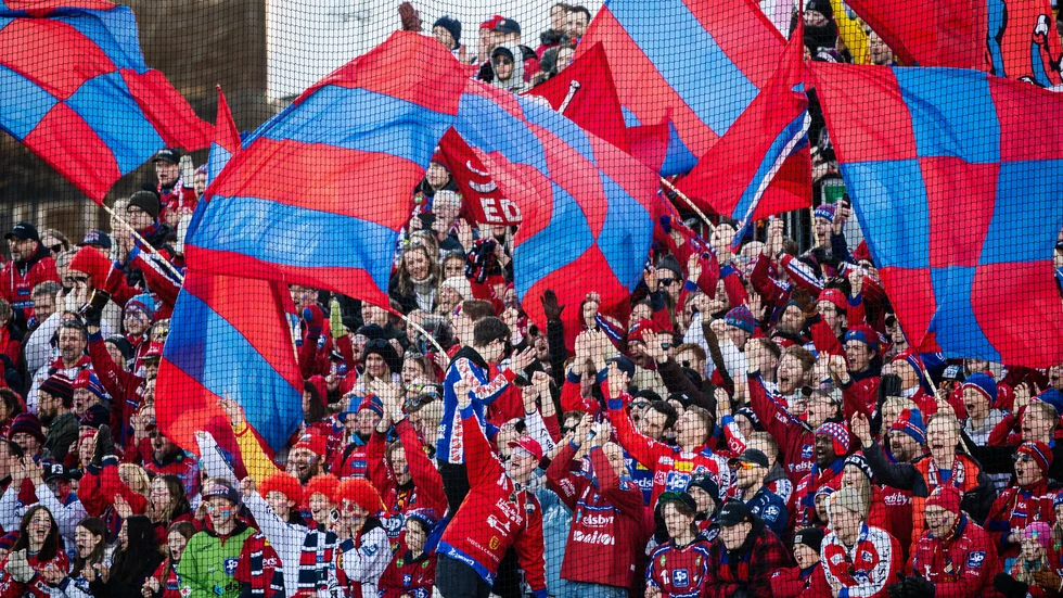 Edsbyns supportrar i SM-finalen mellan Villa Lidköping och Edsbyn på Studenternas i Uppsala. 