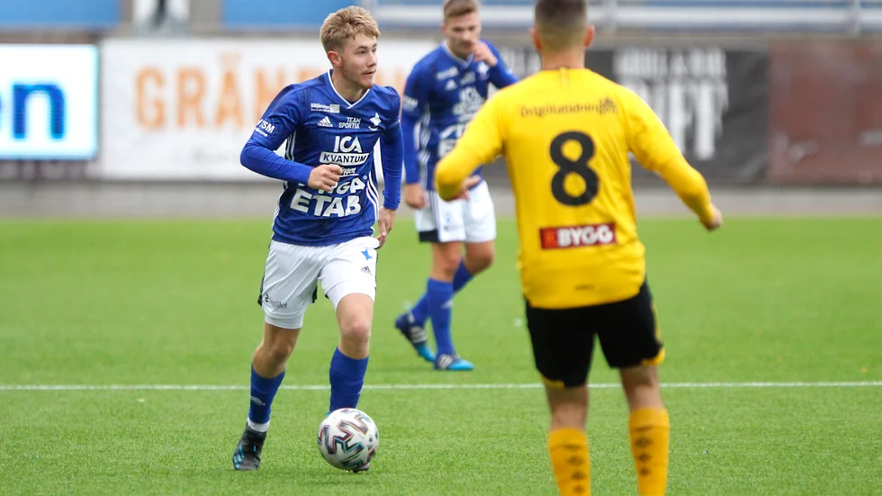 Joel Hedström och hans IFK Eskilstuna fick nöja sig med en poäng i premiären mot Huddinge.
