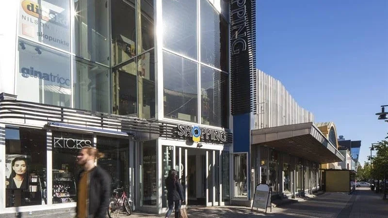 Ur & Penn byter lokaler i Shopping galleria.