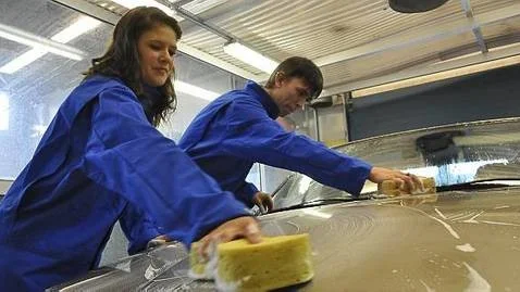 Sofie Karlsson och Martin Blomqvist går på Bruksgymnasiets Fordonsprogram.