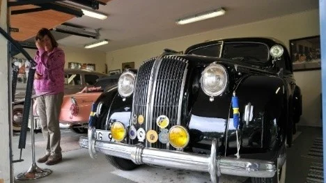 Bilar på Nostalgimuseet i Domarbo.
