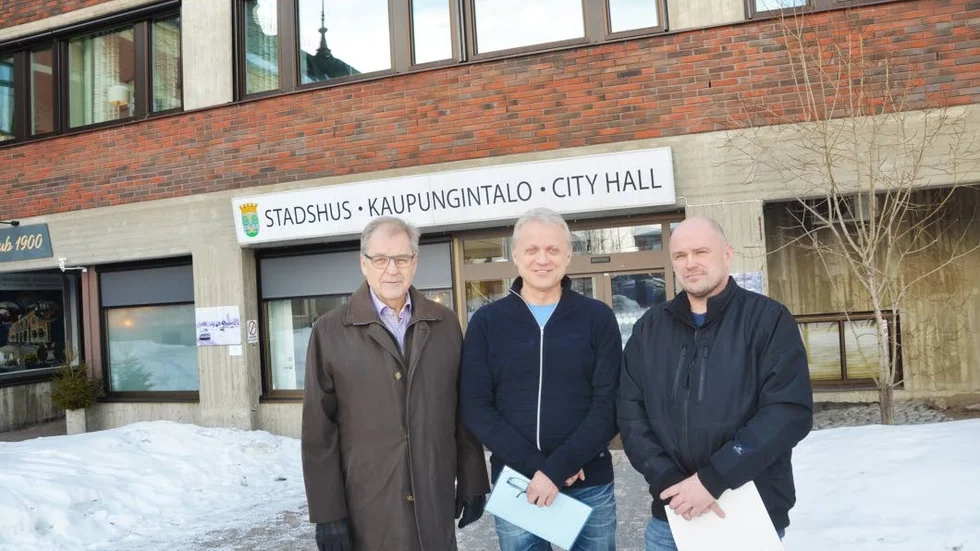Anders Rönnqvist (SJVP), Karl-Axel Kyösti och Niklas Liikamaa.
