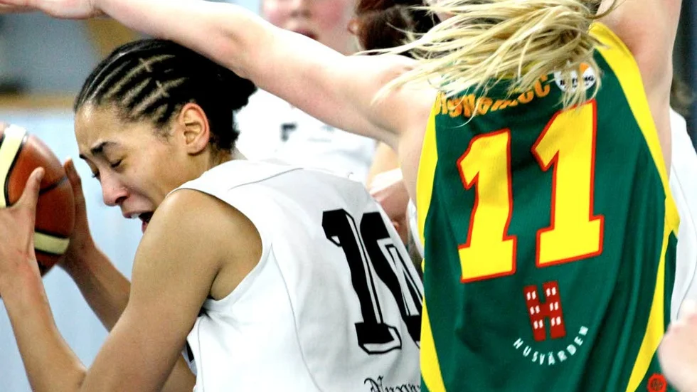 Kämpigt. Uppsalas Ashleigh Brown får snart lira kvalspel.