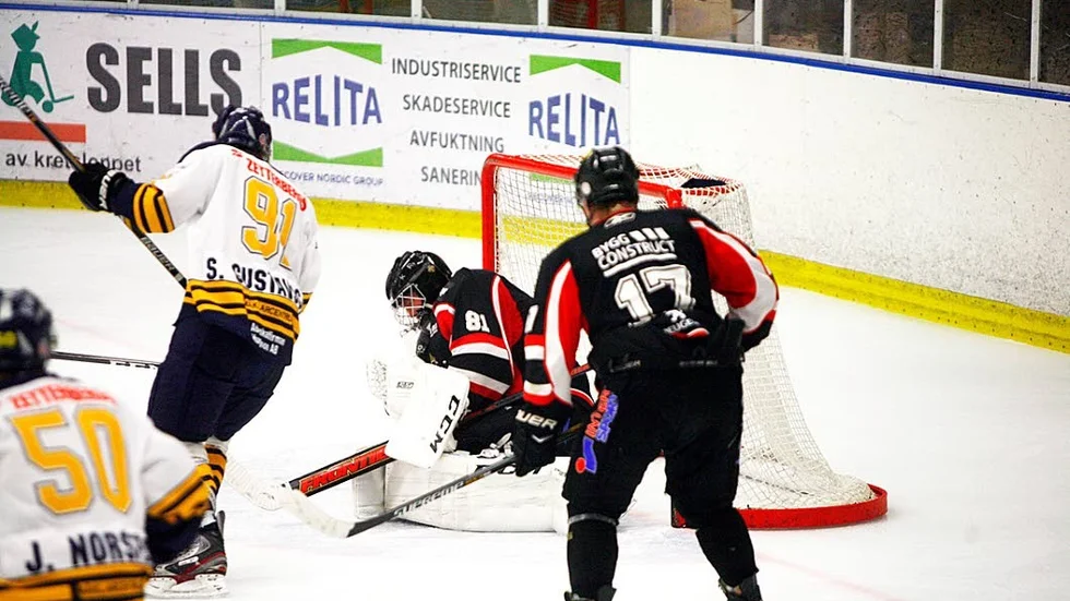 Tungt. HC Liljan och Pelle Olofsson hade en tung dag på jobbet borta mot Östervåla.