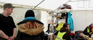 Här är volontärerna som hjälper till vid gränsen • "Kände i hjärtat att jag ville göra något"