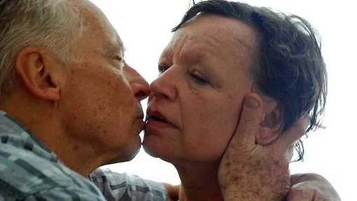Ursula Werner är övertygande som Inge medan Horst Westphal som älskaren Karl får mer vaga konturer.