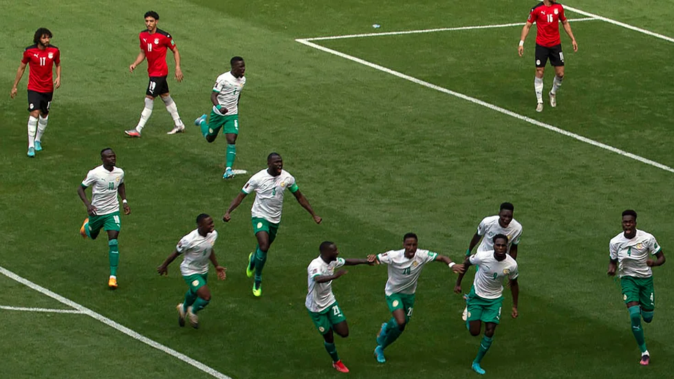 Senegal firar sitt tidiga ledningsmål i VM-playoff mot Egypten.