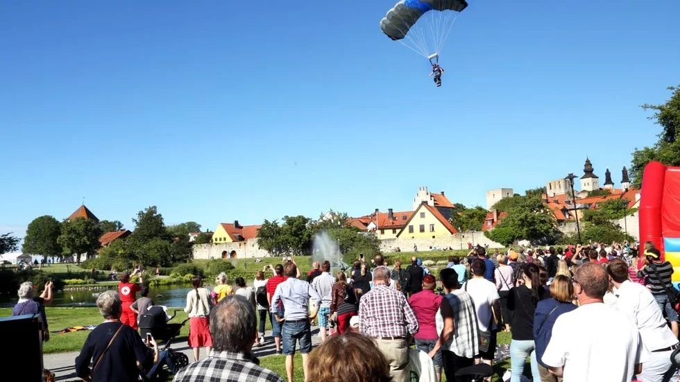 Högtflygande planer. Almedalsveckan lockar många och en del storsatsar för att göra sin röst hörd.