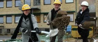 Första spadtaget till ombyggnaden av Östervålaskolan