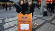 Karl Axelsson och Mohammad Hassan informerade om antisemitism och hatbrott på Förintelsens minnesdag.