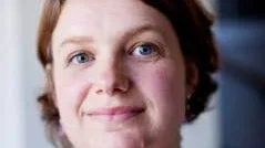 Anna-Karin Klomp (KD) är en av artikelns författare.