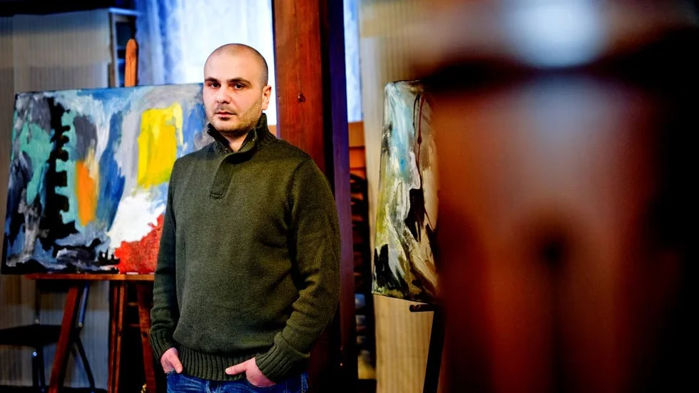 Den utvisningshotade konstnären Narek Aghajanyan hade en utställning i Mehedeby missionshus till minne av de tio mördade demonstranterna i Armeniens huvudstad Jerevan år 2008.
