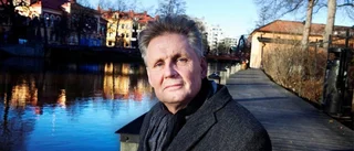Kryssar och flätar orden som födkrok