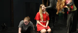Alice, 16, uppfyller sin dröm – sätter upp en musikal: "Vi har haft så kul" • Tre föreställningar på tre orter