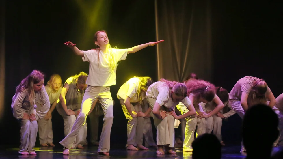 Visby dansskola satte upp Aladdin.