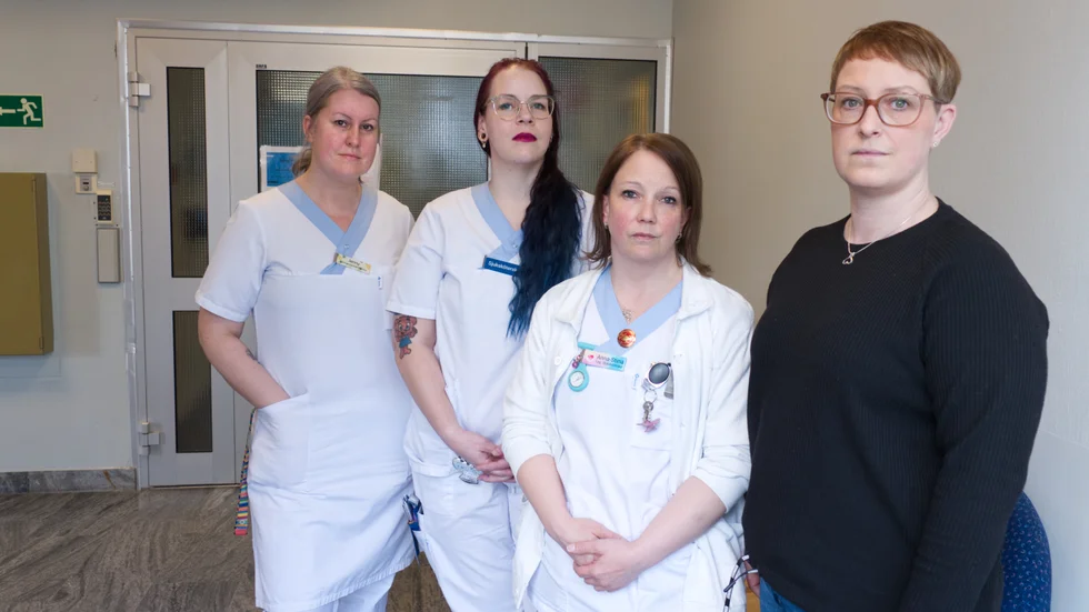 Vårdpersonal på Piteå sjukhus tycker inte att Vårdförbundets över-, mertids och nyanställningsblockad tas på allvar av arbetsgivaren. Från vänster: Jenny Narvesjö, röntgensjuksköterska, Elena Lindström, sjuksköterska på röntgen och akuten, Anna-Stina Roslin, sjuksköterska på avdelning 3b och Therese Marklund, sjuksköterska på iva.