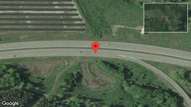 Trafiken påverkas av stillastående personbil på E20