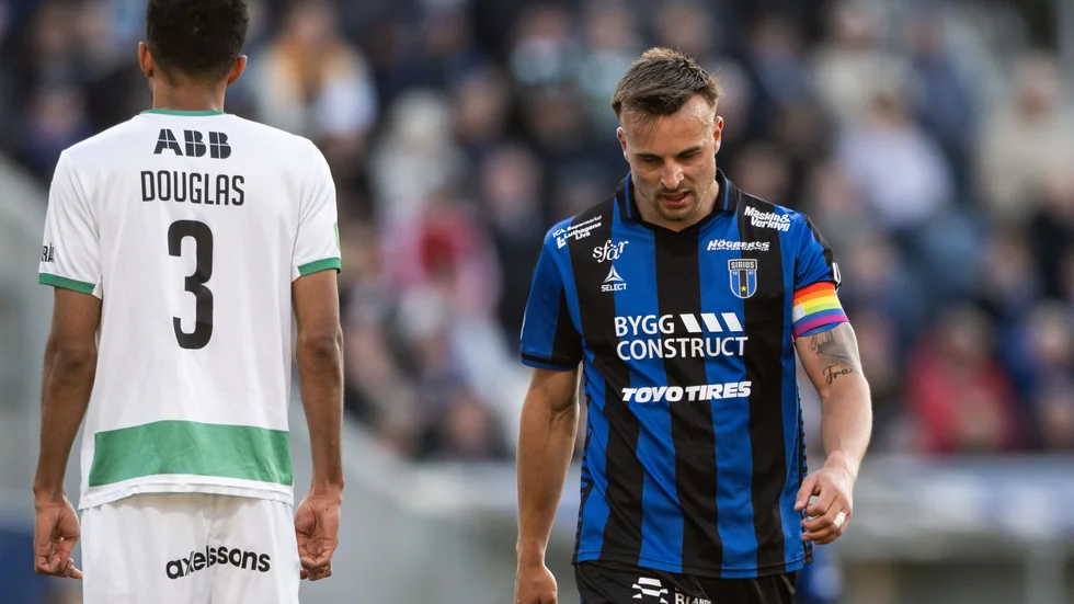 Henrik Castegren med bindeln mot Västerås.