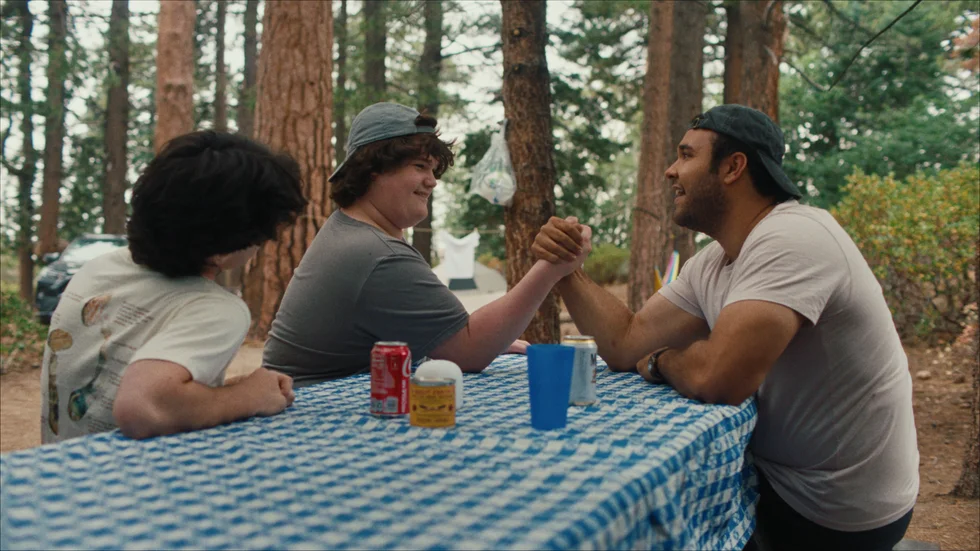I "Big boys" åker den 14-årige Jamie på campingtur med sin storebror Will och favoritkusinen Allie.