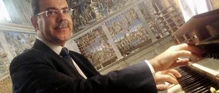 Påvens förre organist flyger in för festival i Lövstabruk 